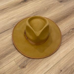 Adorable adjustable carmel colored wool hat